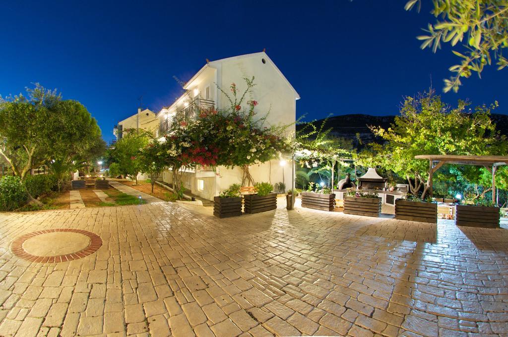Iris Apartments Minia Екстер'єр фото